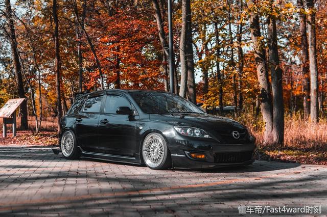 09款马自达3两厢，新款马自达3有两厢吗（午后咖啡！经典马自达3两厢）