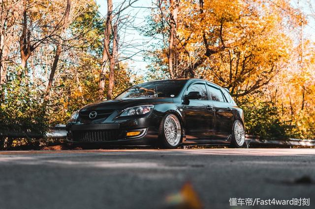 09款马自达3两厢，新款马自达3有两厢吗（午后咖啡！经典马自达3两厢）