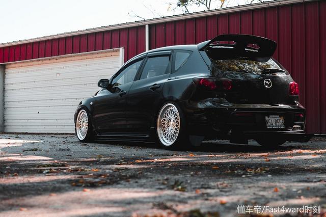 09款马自达3两厢，新款马自达3有两厢吗（午后咖啡！经典马自达3两厢）