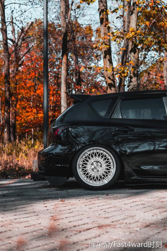 09款马自达3两厢，新款马自达3有两厢吗（午后咖啡！经典马自达3两厢）