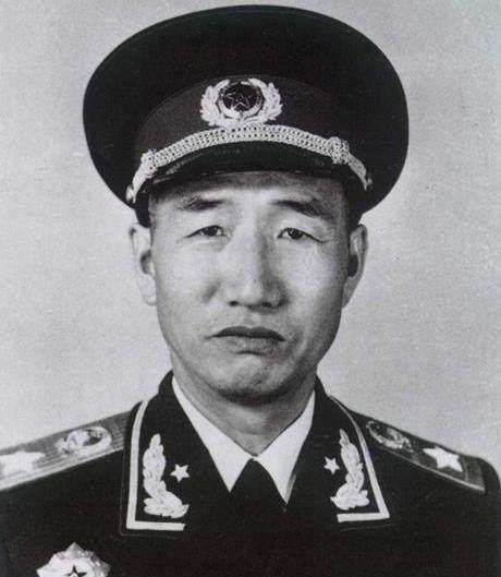 黄埔军校培养出哪些名人，黄埔军校培养出哪些名人了（黄埔军校各期都出了哪些名将）