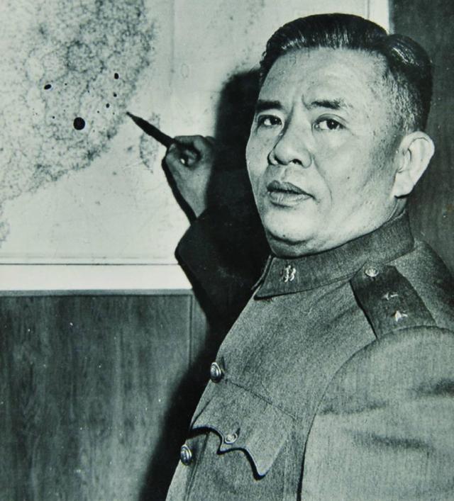 黄埔军校培养出哪些名人，黄埔军校培养出哪些名人了（黄埔军校各期都出了哪些名将）