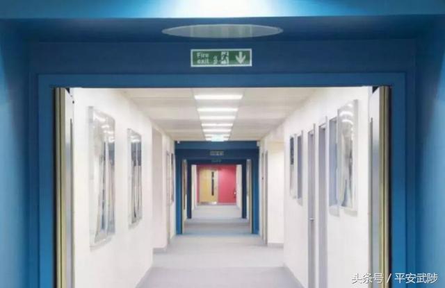 随手关门温馨提示，随手关门温馨提示图片（起火时，随手关门有多重要）