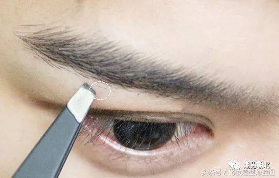 男士眉毛怎么修，男士眉毛稀少怎么办啊（四步打造清爽男生形象）