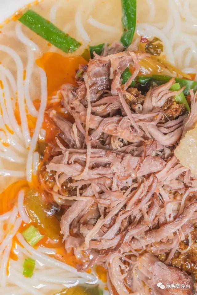 求玉溪哪里呢鳝鱼米线最好吃，玉溪风味鳝鱼（清晨排队1小时不一定吃得着）