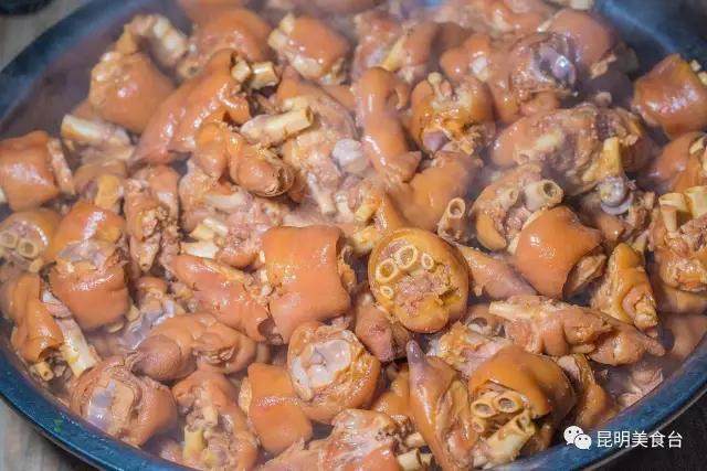 求玉溪哪里呢鳝鱼米线最好吃，玉溪风味鳝鱼（清晨排队1小时不一定吃得着）