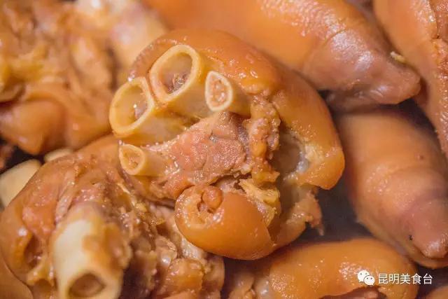 求玉溪哪里呢鳝鱼米线最好吃，玉溪风味鳝鱼（清晨排队1小时不一定吃得着）