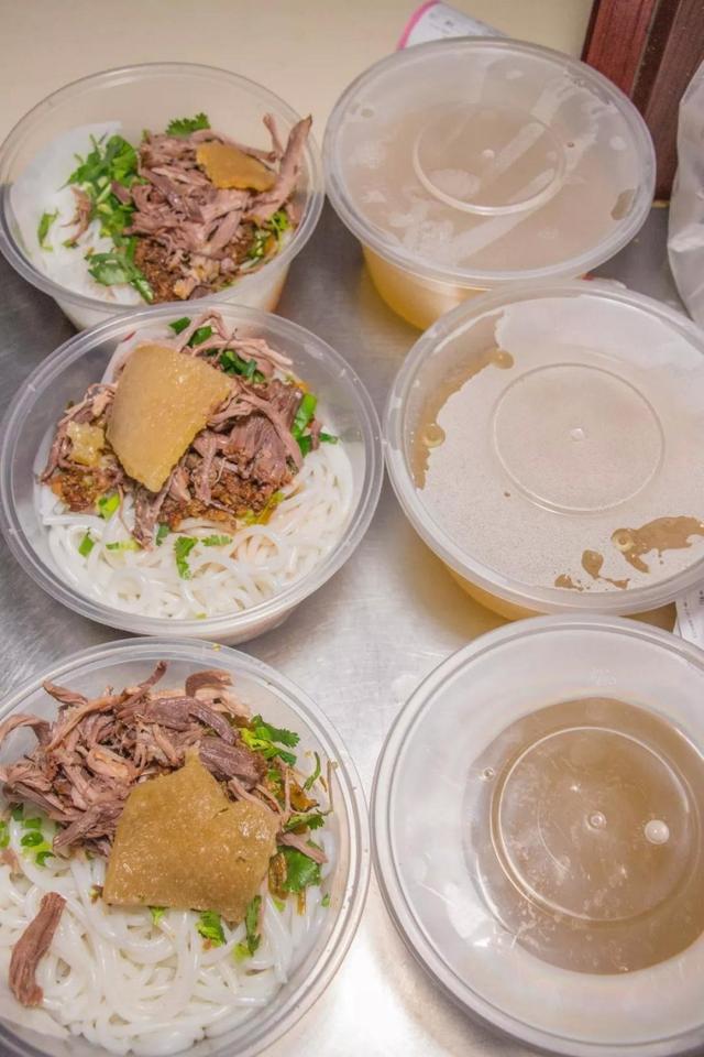 求玉溪哪里呢鳝鱼米线最好吃，玉溪风味鳝鱼（清晨排队1小时不一定吃得着）