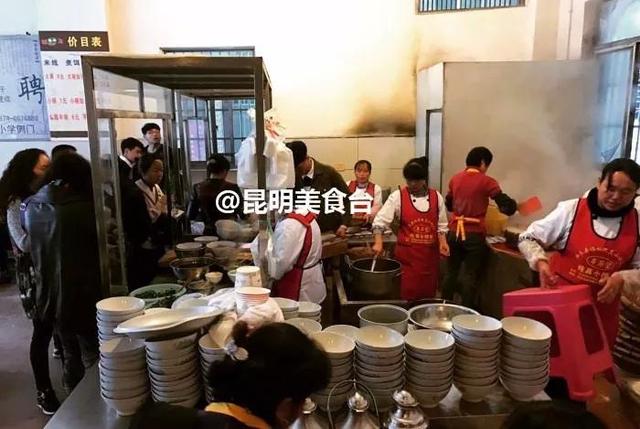 求玉溪哪里呢鳝鱼米线最好吃，玉溪风味鳝鱼（清晨排队1小时不一定吃得着）