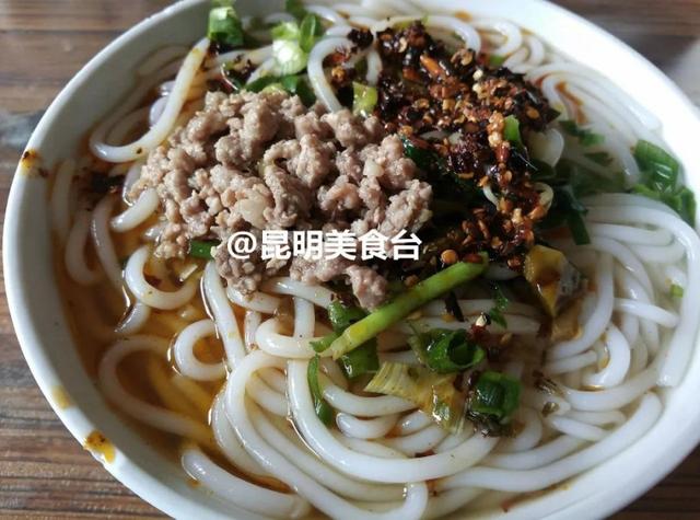 求玉溪哪里呢鳝鱼米线最好吃，玉溪风味鳝鱼（清晨排队1小时不一定吃得着）