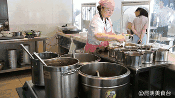 求玉溪哪里呢鳝鱼米线最好吃，玉溪风味鳝鱼（清晨排队1小时不一定吃得着）