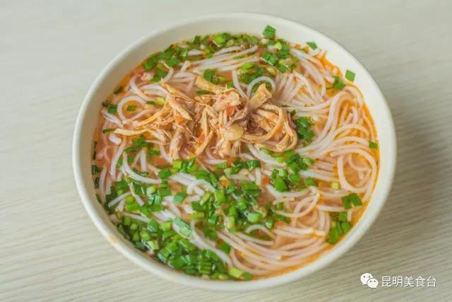 求玉溪哪里呢鳝鱼米线最好吃，玉溪风味鳝鱼（清晨排队1小时不一定吃得着）