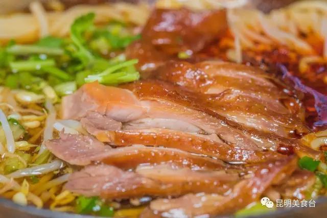 求玉溪哪里呢鳝鱼米线最好吃，玉溪风味鳝鱼（清晨排队1小时不一定吃得着）