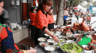 求玉溪哪里呢鳝鱼米线最好吃，玉溪风味鳝鱼（清晨排队1小时不一定吃得着）