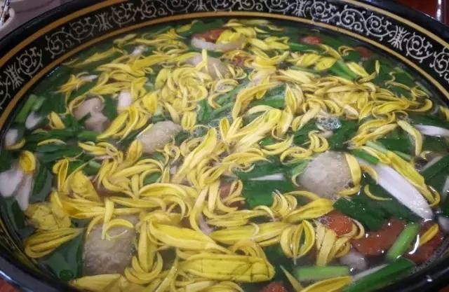 求玉溪哪里呢鳝鱼米线最好吃，玉溪风味鳝鱼（清晨排队1小时不一定吃得着）