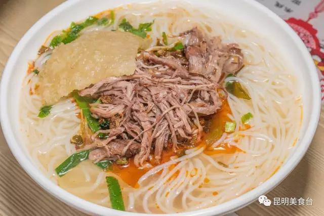 求玉溪哪里呢鳝鱼米线最好吃，玉溪风味鳝鱼（清晨排队1小时不一定吃得着）