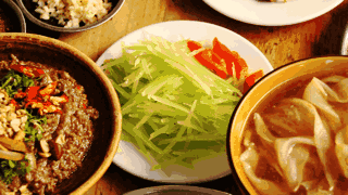 求玉溪哪里呢鳝鱼米线最好吃，玉溪风味鳝鱼（清晨排队1小时不一定吃得着）