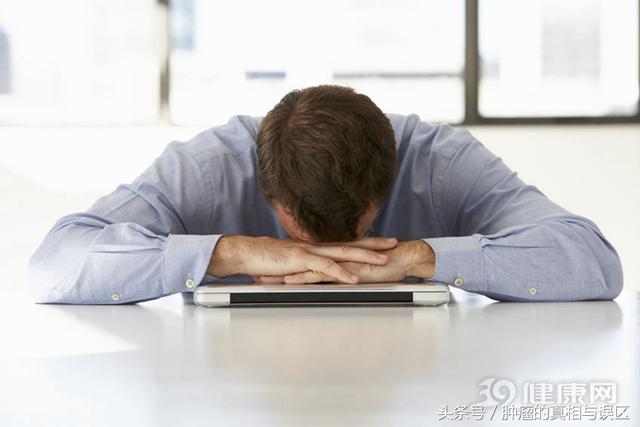 猝死是什么感觉，猝死的前兆和表现（猝死前身体会发出3个预警信号）