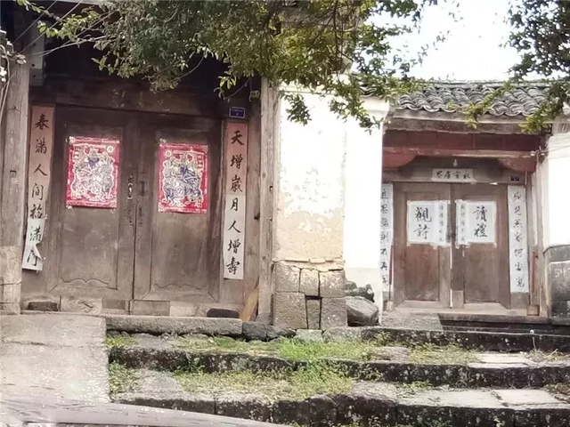 天涯明月刀江南龙井茶园创作画卷墨宝，天涯明月刀笔绘江山乡间古楼（既有玉泉月夜的景致）