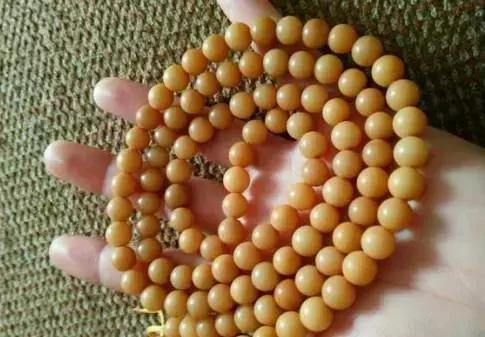 菩提根手串有什么功效，女人带菩提根手串有什么好处（菩提根的盘玩、包浆、开片过程与感悟）