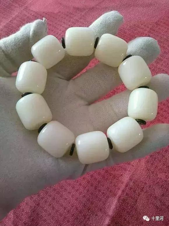 菩提根手串有什么功效，女人带菩提根手串有什么好处（菩提根的盘玩、包浆、开片过程与感悟）