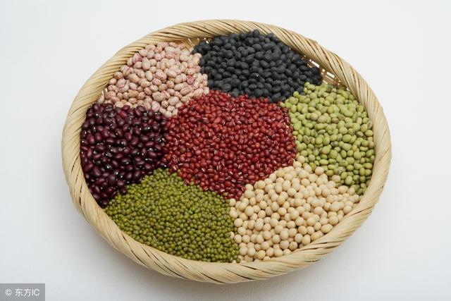 水煮白菜的热量，水煮大白菜减肥法怎么做（“水煮大白菜”当饭吃能减肥）