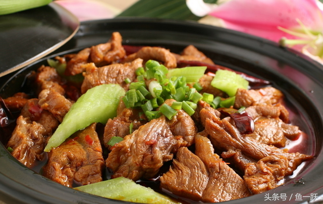 牛腩是哪里，牛腩是哪里的牛肉（我们经常吃的牛腩原来在牛身上这块区域）