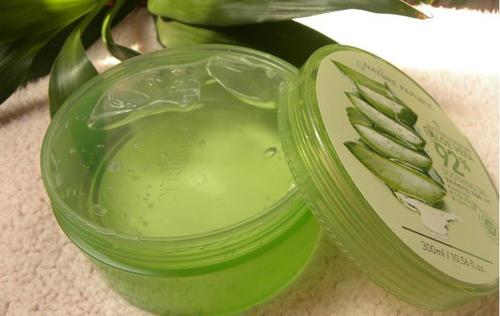 芦荟胶多久用一次，新鲜芦荟涂脸几天一次（是女神必备的护肤养肤单品）