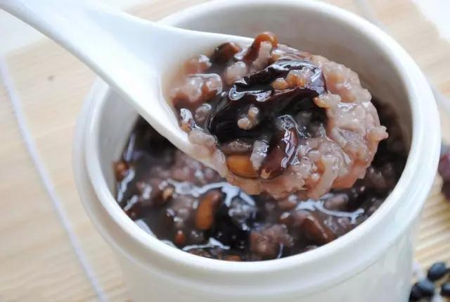 脸部暗沉暗黄调理小技巧，只需这样吃