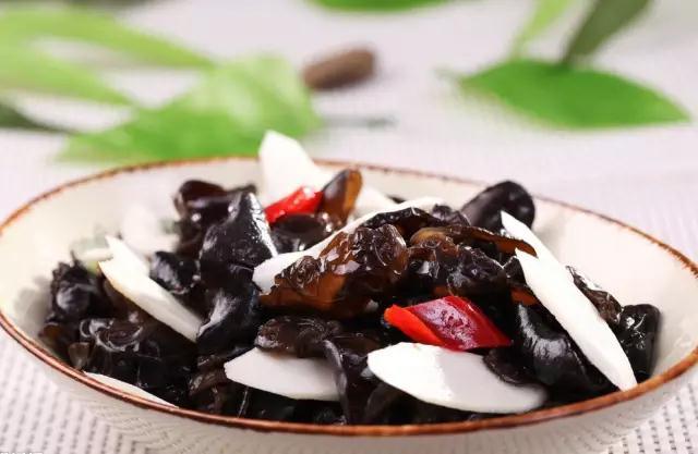 脸部暗沉暗黄调理小技巧，只需这样吃