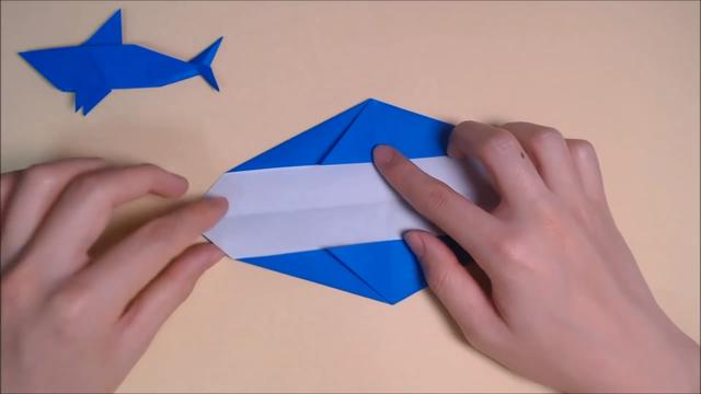 五步折一只鲨鱼，怎么用纸叠鲨鱼（教你如何折纸威猛的深海狂鲨）