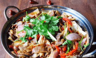 菠菜炒鸡肝怎么做好吃，菠菜鸡肝汤怎么做好吃（贫血者和用眼过度者的家常菜）