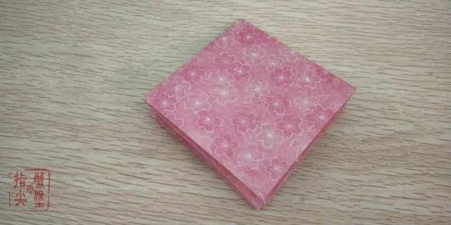 如何折一个可爱的折纸书包，如何折一个可爱的折纸书包教程（一分钟教你学会折简单的卡通书包）