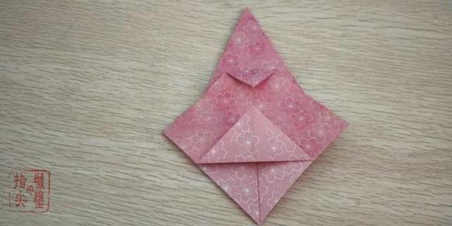 如何折一个可爱的折纸书包，如何折一个可爱的折纸书包教程（一分钟教你学会折简单的卡通书包）