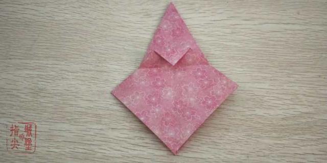 如何折一个可爱的折纸书包，如何折一个可爱的折纸书包教程（一分钟教你学会折简单的卡通书包）