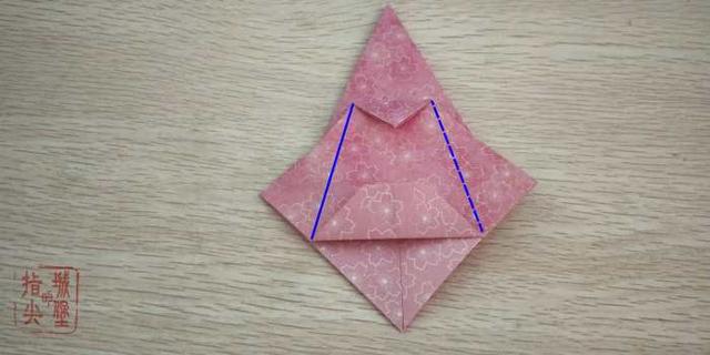 如何折一个可爱的折纸书包，如何折一个可爱的折纸书包教程（一分钟教你学会折简单的卡通书包）