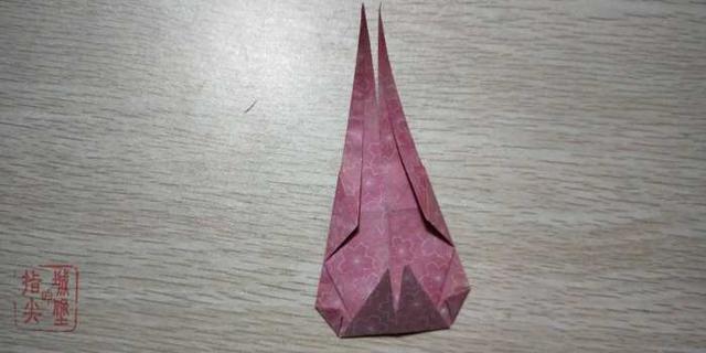 如何折一个可爱的折纸书包，如何折一个可爱的折纸书包教程（一分钟教你学会折简单的卡通书包）