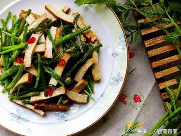 岩蜜怎么吃 岩蜜吃法，岩蜜怎么吃（这些野菜可以从春天吃到夏天）