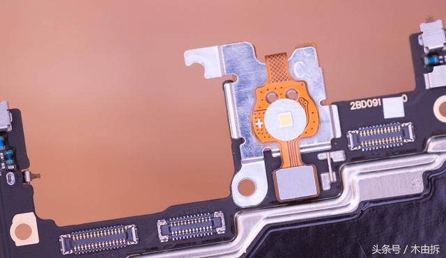OPPO R15手机屏幕拆机详细图解，oppo官网（2分钟看透OPPO新机）
