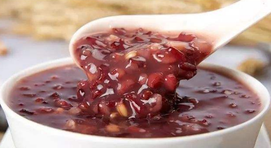 正宗八宝粥的配料比例，没成想这碗粥吧所有的营养都融汇在了一起