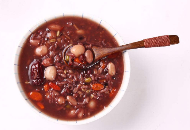 正宗八宝粥的配料比例，没成想这碗粥吧所有的营养都融汇在了一起