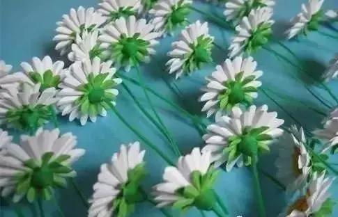 手工——小花制作，小花的制作手工（，多款手工花朵制作教程送给你，让家里春意融融）