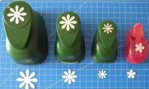 手工——小花制作，小花的制作手工（，多款手工花朵制作教程送给你，让家里春意融融）