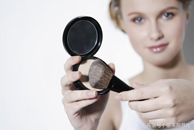 散粉和粉饼的区别，散粉和粉饼的区别是什么（散粉和粉饼的区别是什么意思）