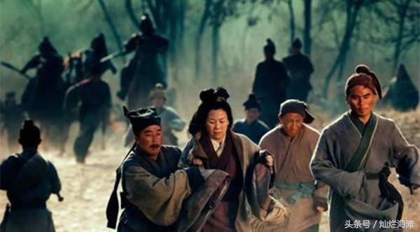 刘备为何带着百姓一块逃跑，这则成语故事揭示真相