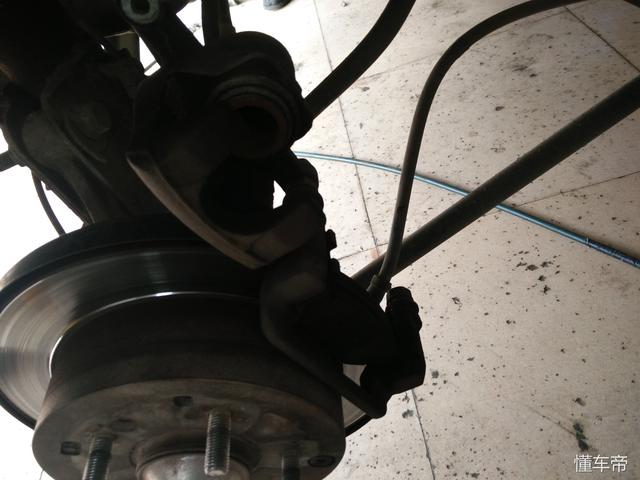 abs黄灯亮了是什么原因，abs亮黄灯是什么意思（行驶过程中ABS灯亮是什么故障）