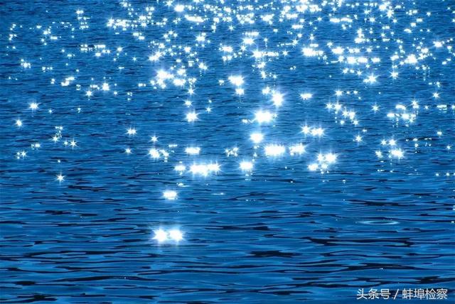 波光粼粼的意思，波光粼粼的含义是什么（原来这些偏旁也是汉字）
