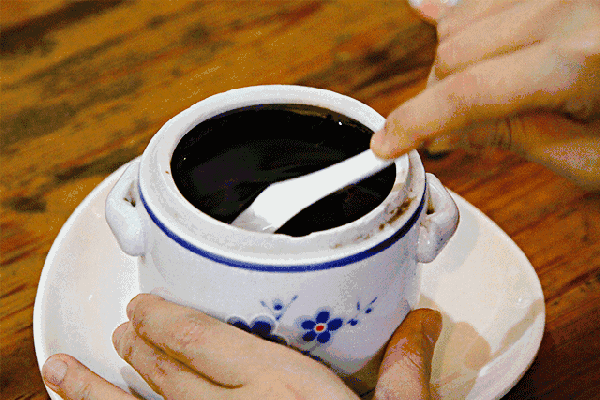 仙草是什么，红楼梦中绛珠仙草是什么（烧仙草，到底是什么草）