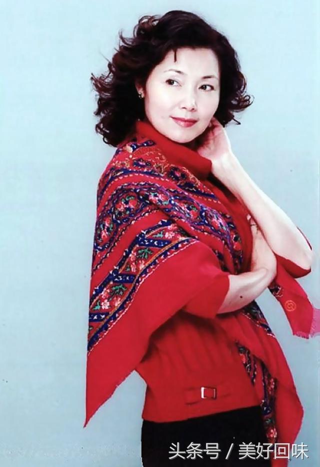 1950年的银苑新花，田华几岁（曾经风华正茂如今风采依旧）