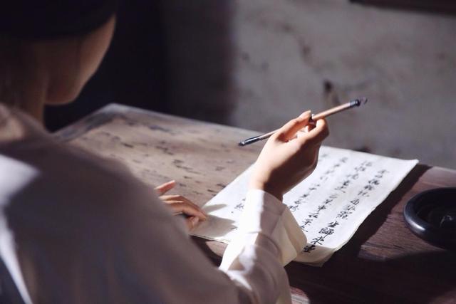 中的李清照形象)【作者简介】宋小平,广安市作协会员,前锋区作协会长